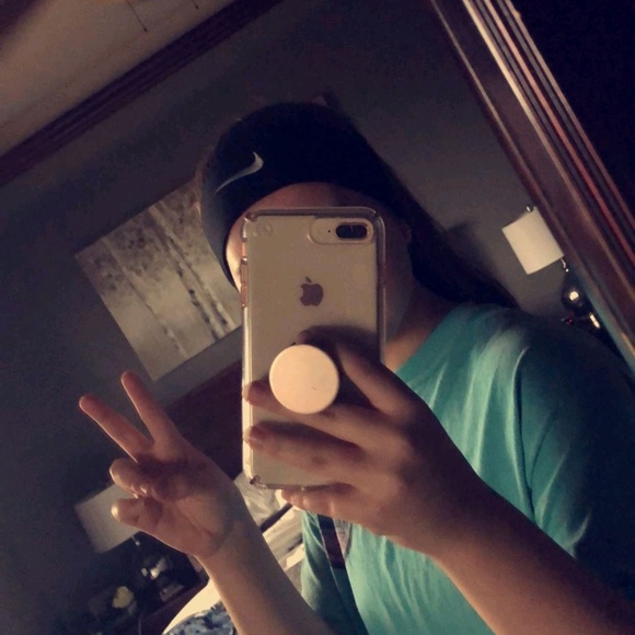 Meet your Posher, Olivia - Picture 1 of 1